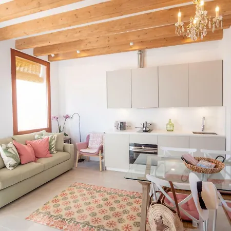 아파트 Es Palauet New Duplex In Center With Dalt Views 이비자타운